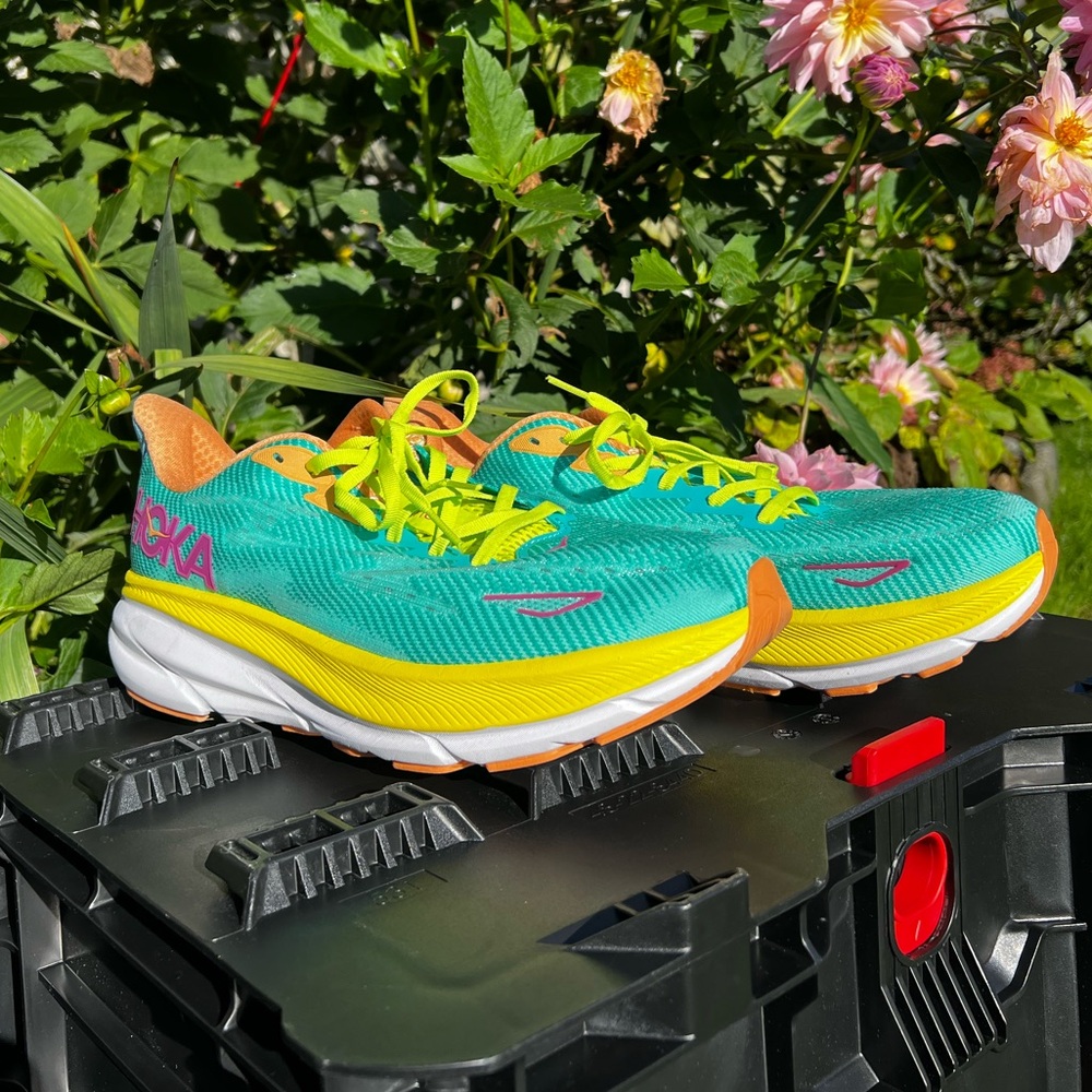 Hoka One One Clifton 9
Ceramic Evening Primrose